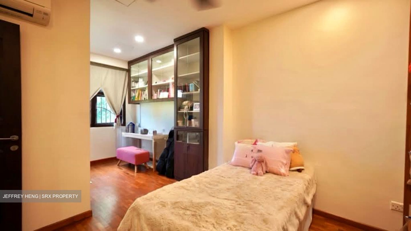 Sennett Terrace (D16), Terrace #541868901